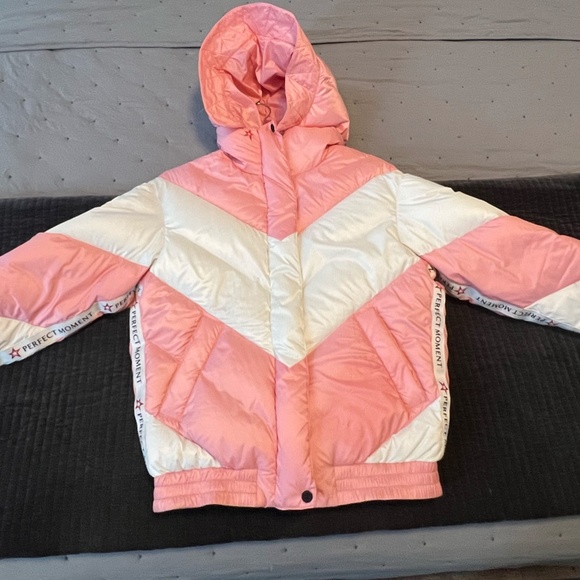 Perfect Moment Ski / Winter Jacket - Picture 13 of 13